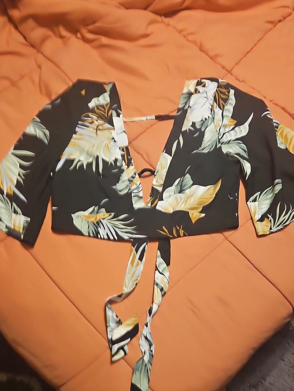Source Unknown Black Tropical Tie-Front Crop Top with Yellow and Green Leaves